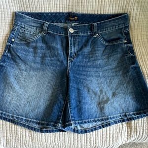 Seven7 plus size denim stretch shorts